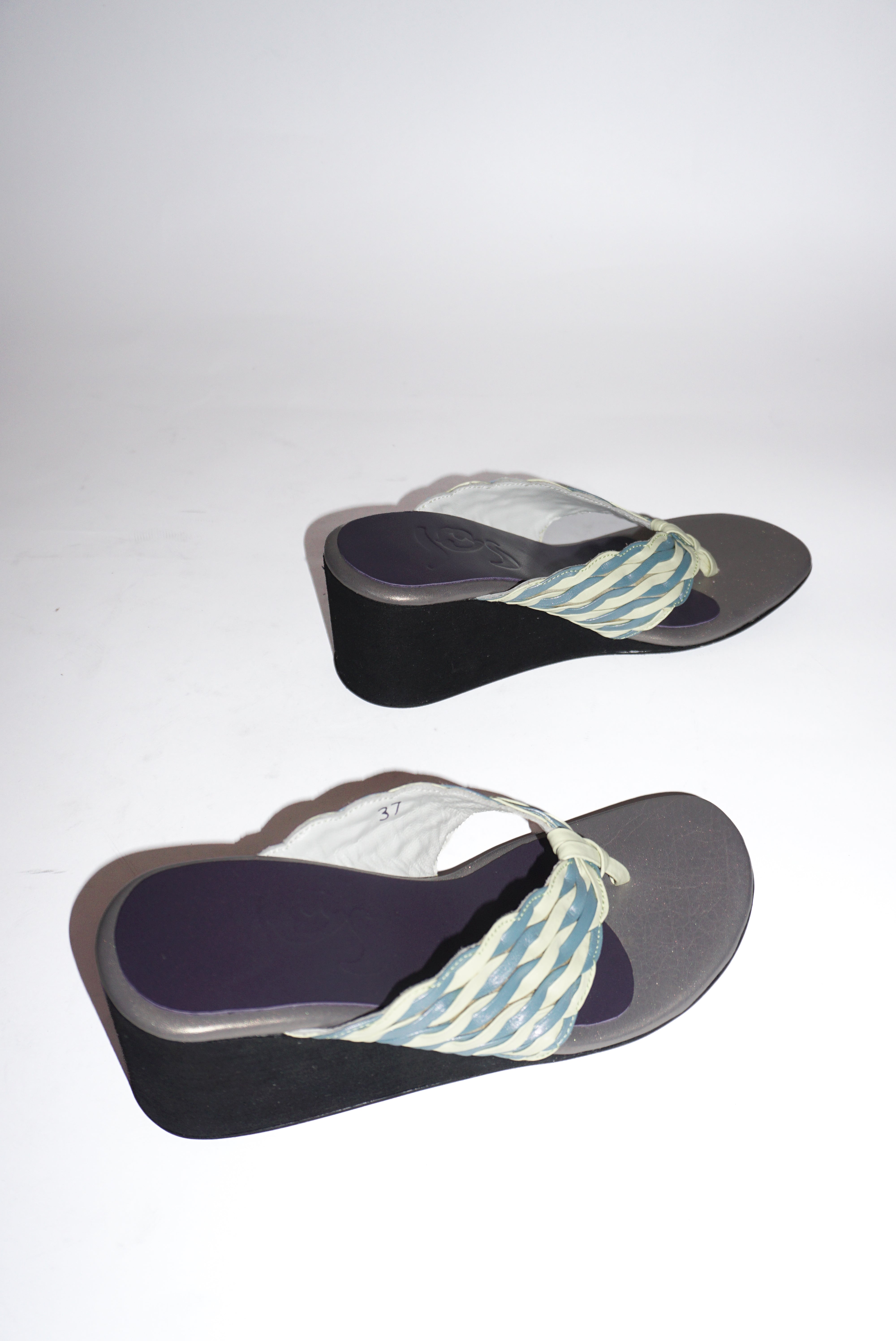 Gaia Wedge